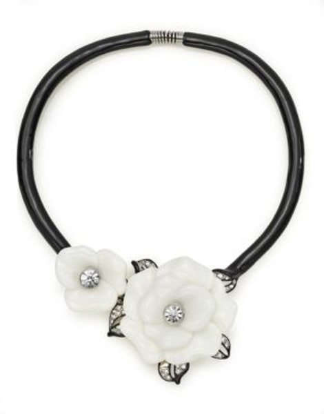 Kenneth Jay Lane Floral Collar - WHITE