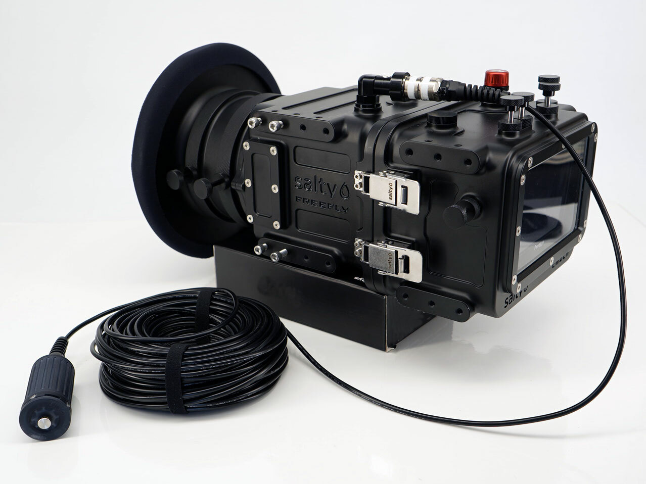 setup of Salty Freefly Ember Housing and trigger remote control cable