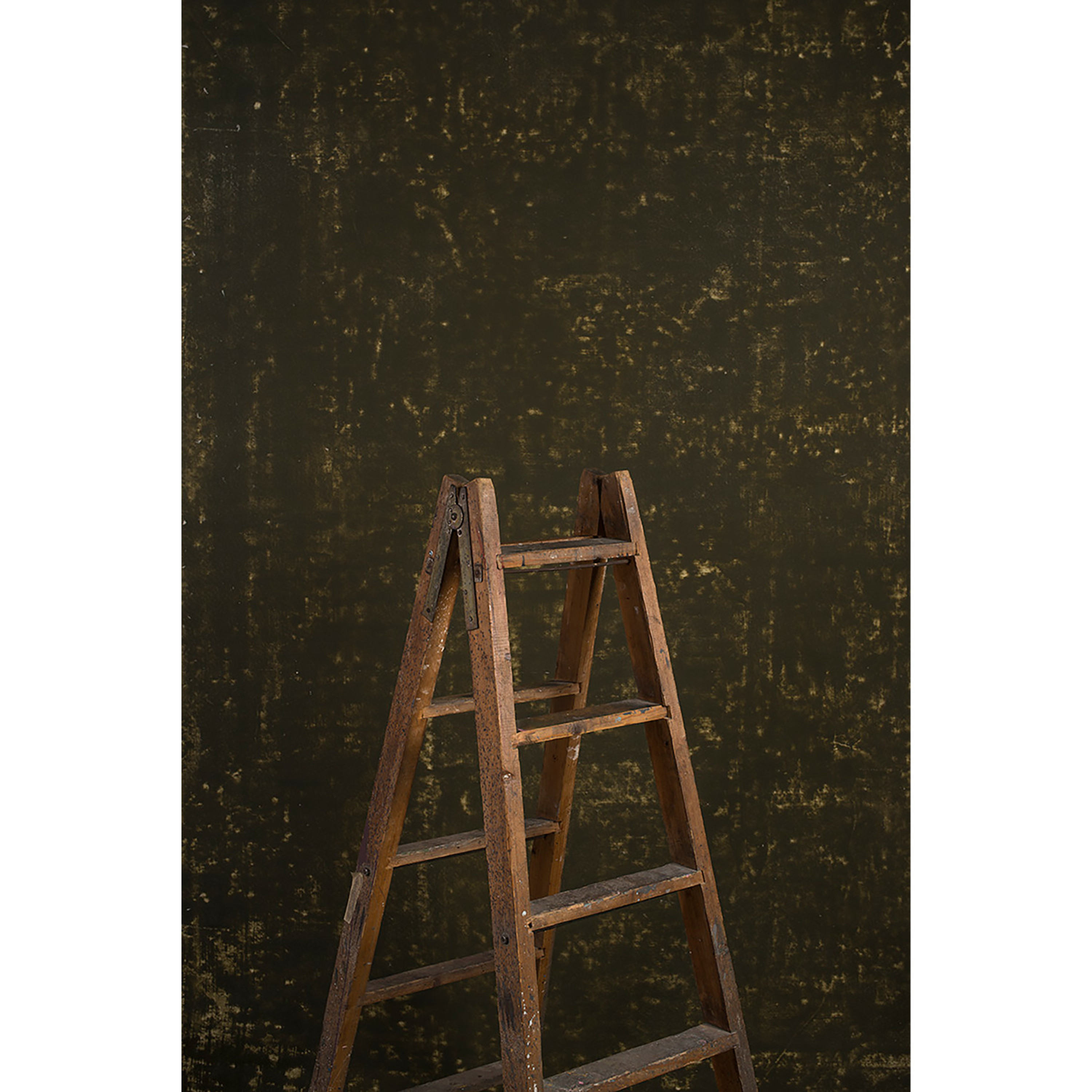 Gravity Backdrops Olive Green Distressed SM (SN: 10737)