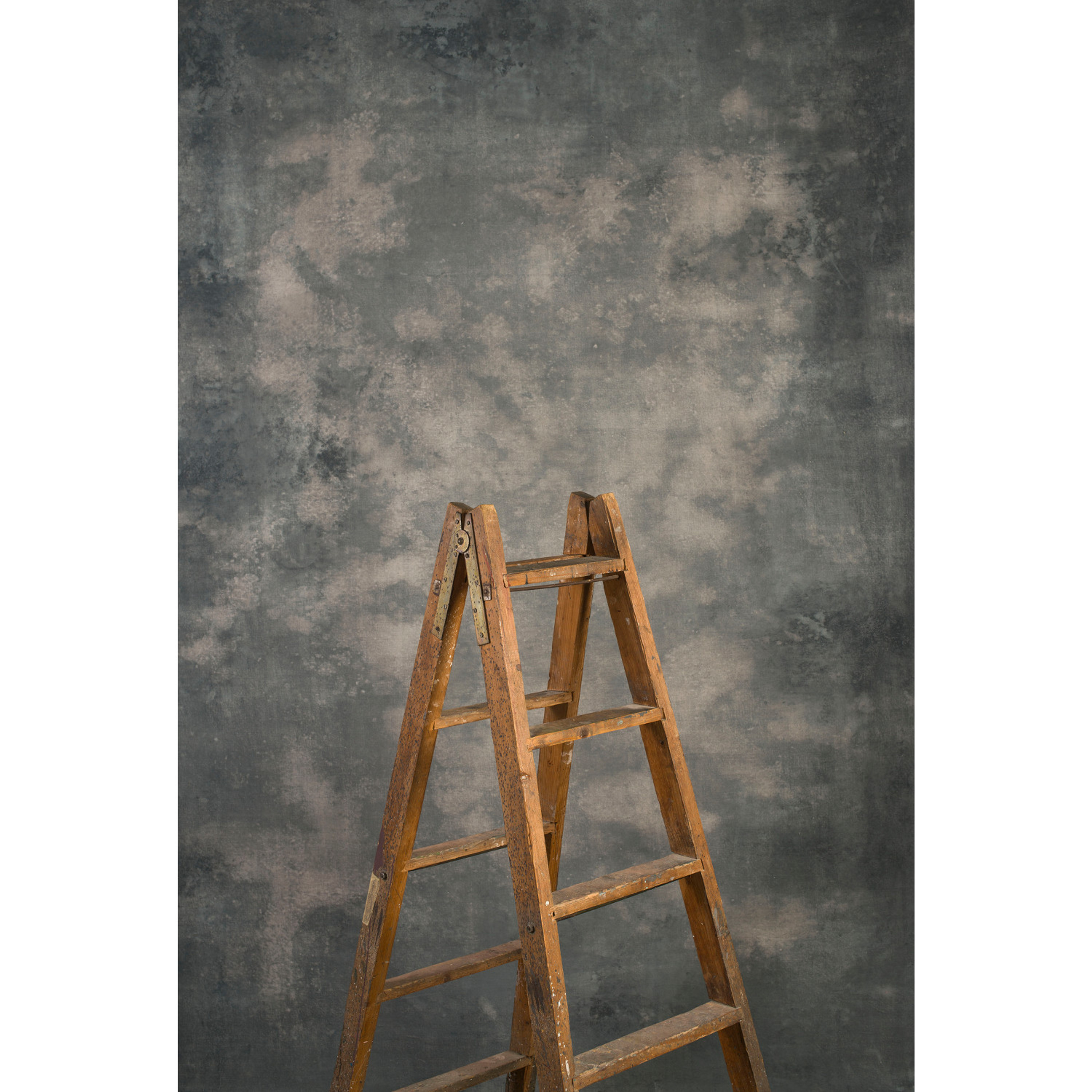 Gravity Backdrops Cold Gray Distressed M (SN: 10159)