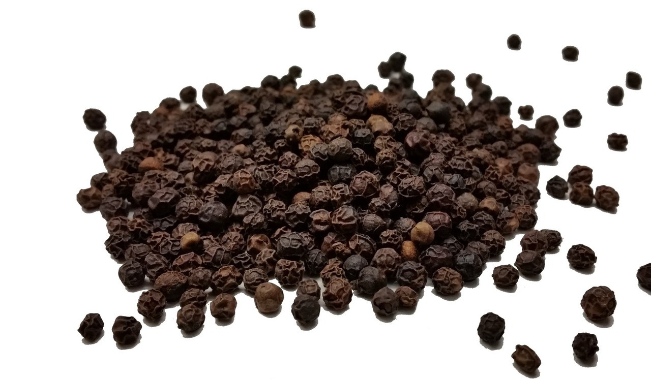Black Tellicherry Peppercorns Whole Spices on the 