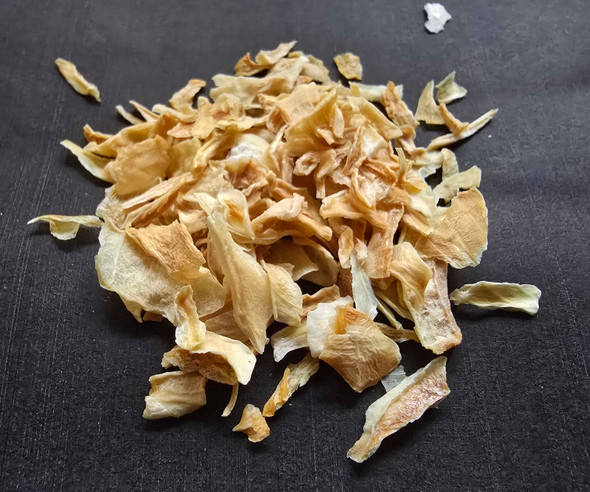 Organic Toasted Kibbled Onion by SPICESontheWEB