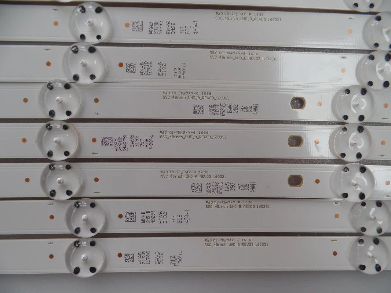 49UH61UHD LG LED Backlight Strips (8)