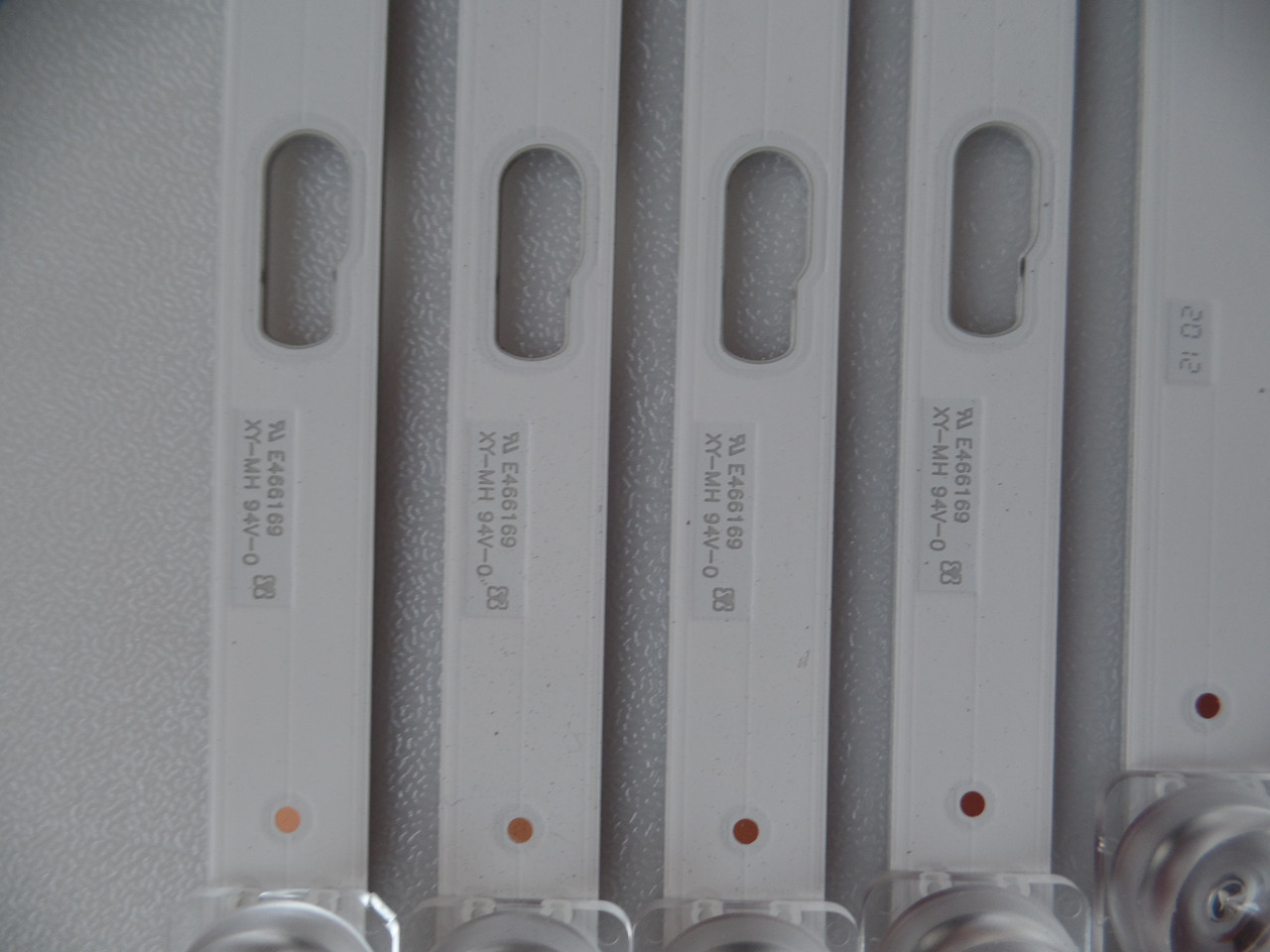BN96-50315A/BN96-50316A Samsung LED Backlight Strips (8)