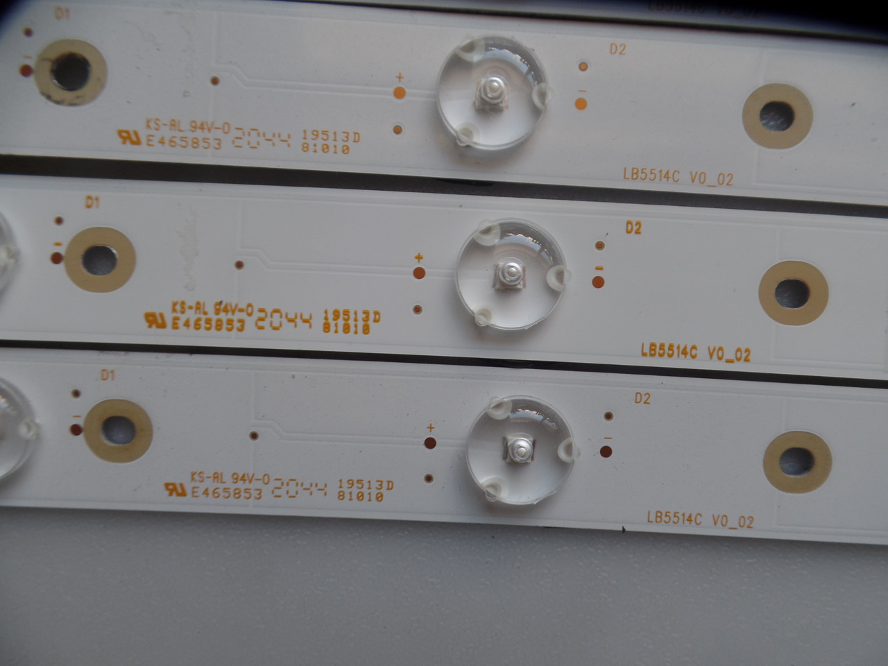 LB5514C V0 02 V1 02  Vizio LED Backlight Strips (20)