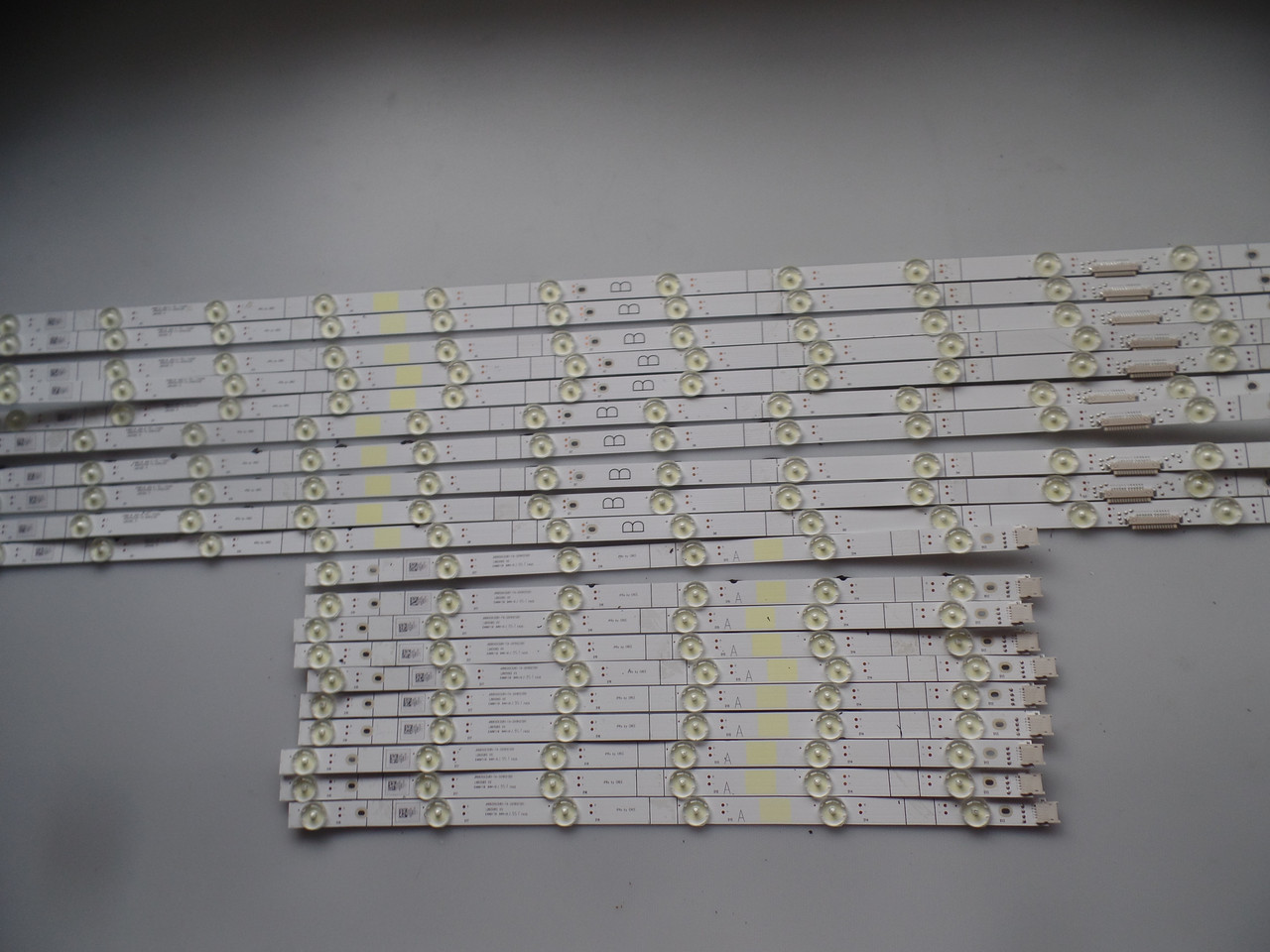 LB65085 V0 LB65085 V1 Hisense LED Backlight Strips (20)
