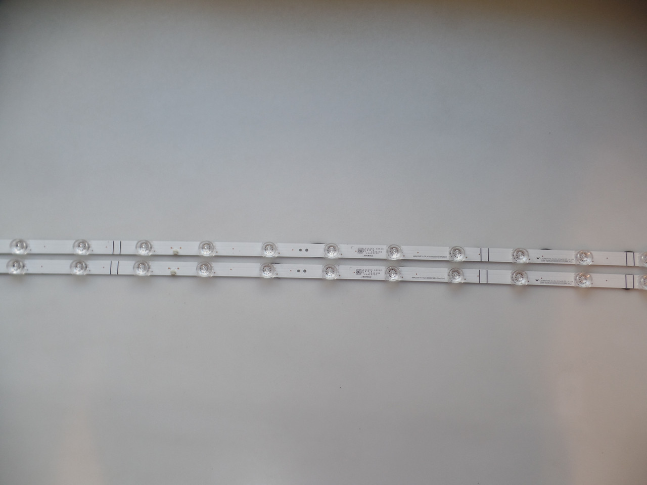 Hisense SVH425A13 LED Backlight Strips (1 OUT OF 2 STRIPS) 43H4030F3 (INCOMPLETE SET)