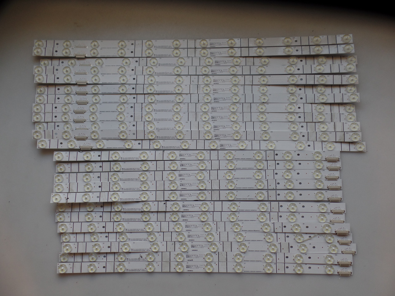 Hisense SVH550F56-B SVH550F56-A HD550X6U51 LED Backlight Strips (24)