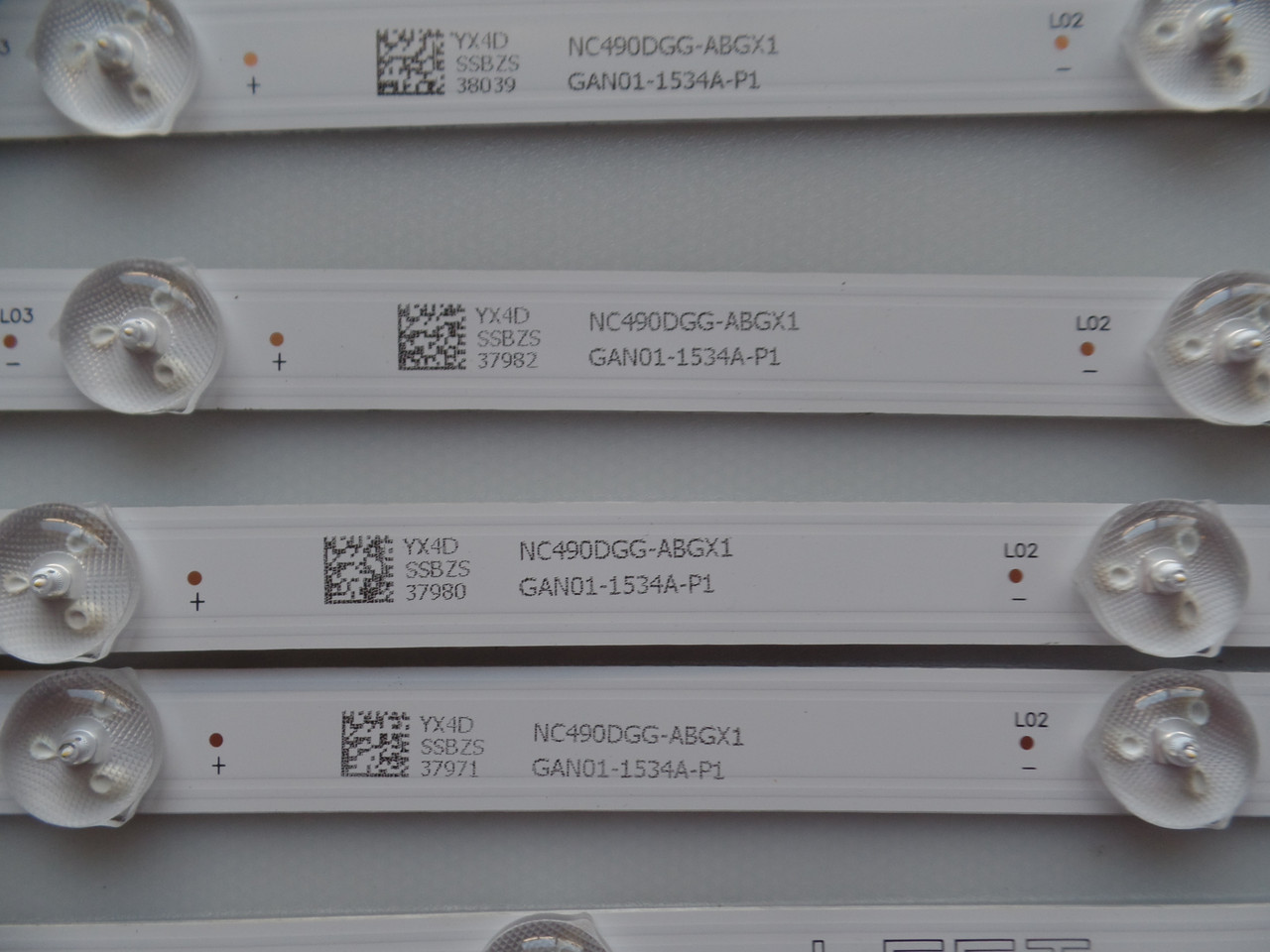 LG GAN01-1534A-P1/GAN01-1535A-P1 LED Backlight Strips (8)