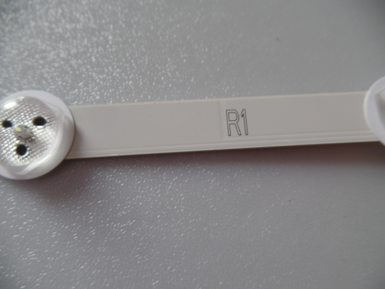 6916L-1215A LED Strip Type R1 For LG 42LN549E-UA