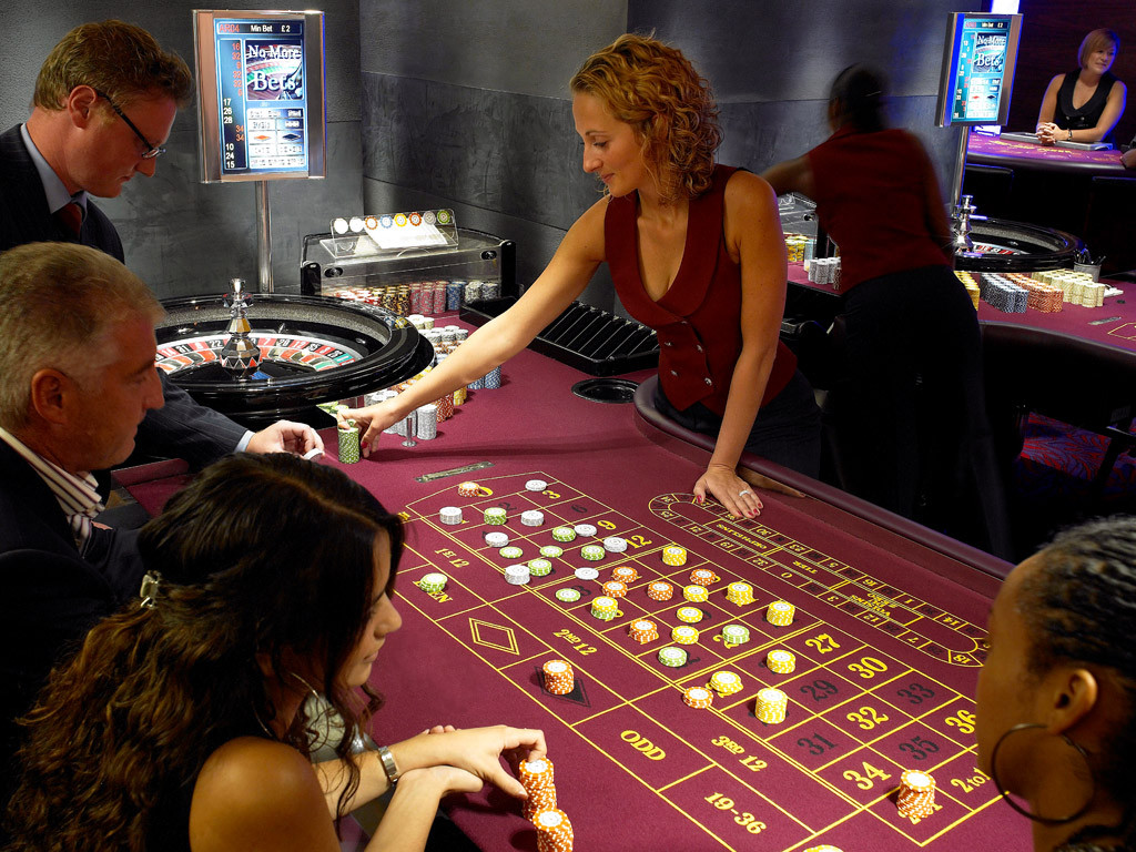 TCS JOHN HUXLEY Traditional Roulette Wheel Data Financial, Inc.