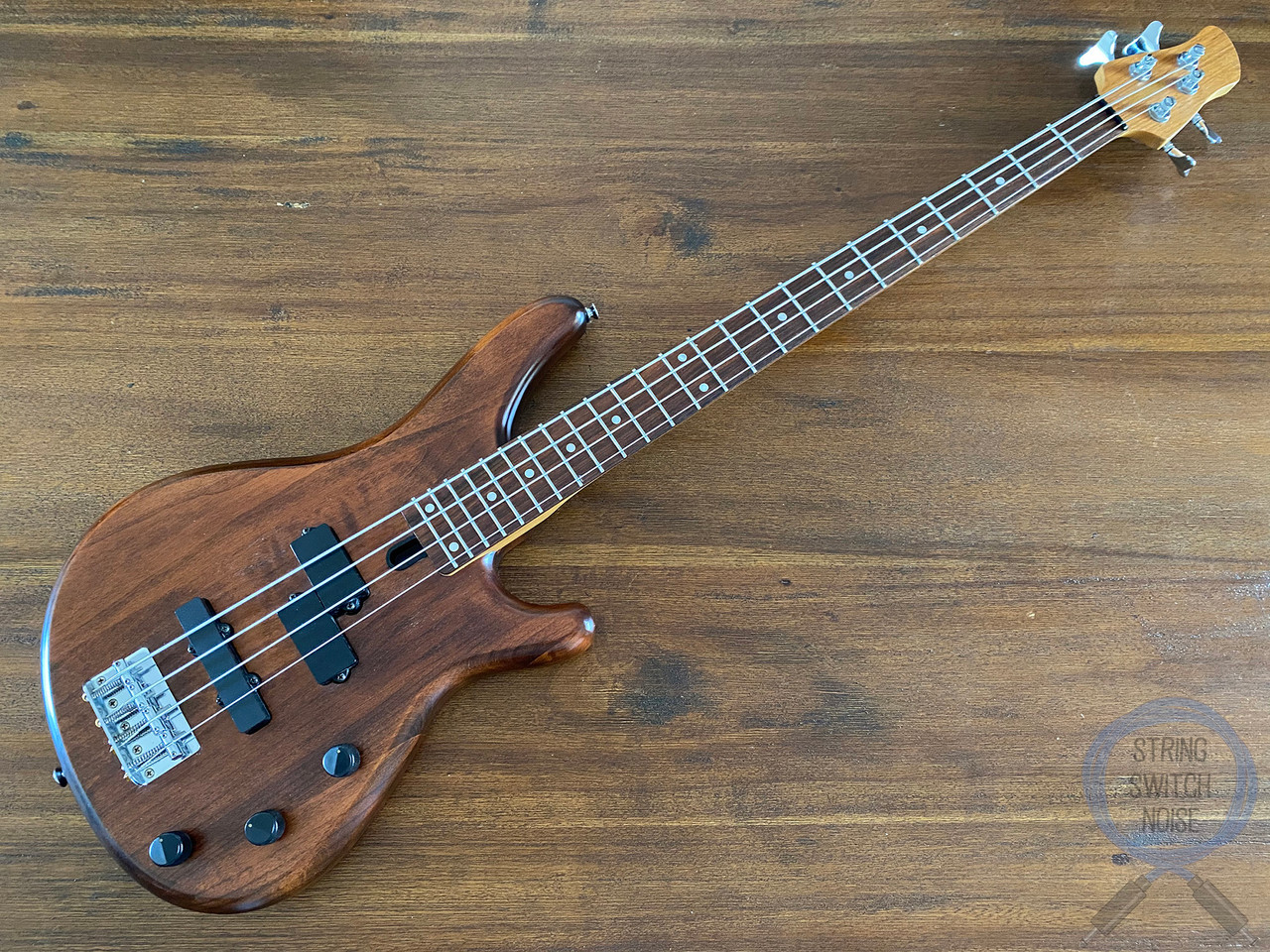 Yamaha Motion B Bass, 1999, MB 40, Brown,  Medium Scale 32"