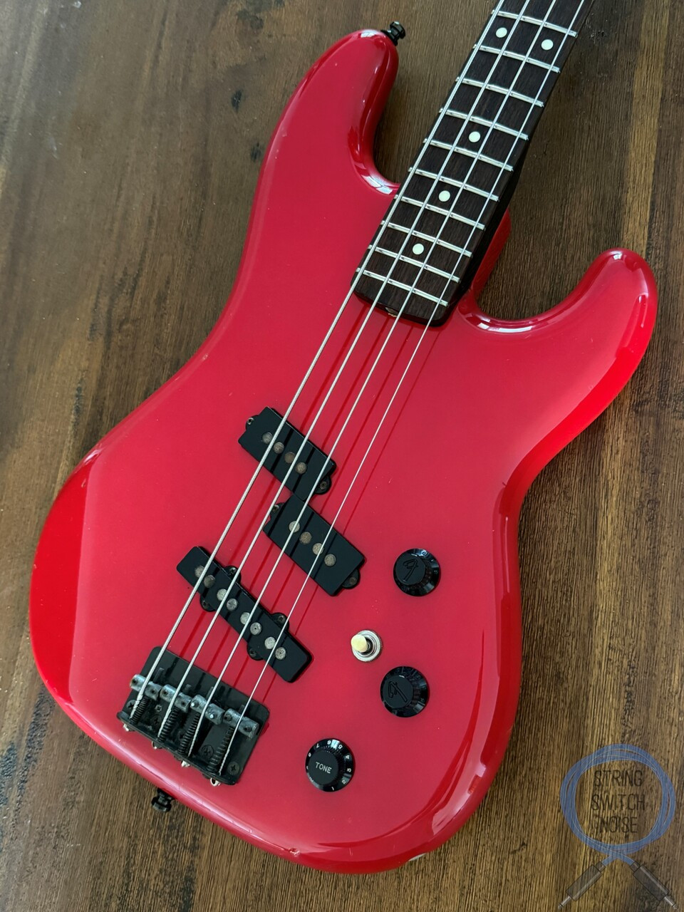 【大幅値下げ】Fender Japan Jazz Bass レッドモデル 大幅値下げ】Fender Japan Jazz Bass レッドモデル - メルカリ