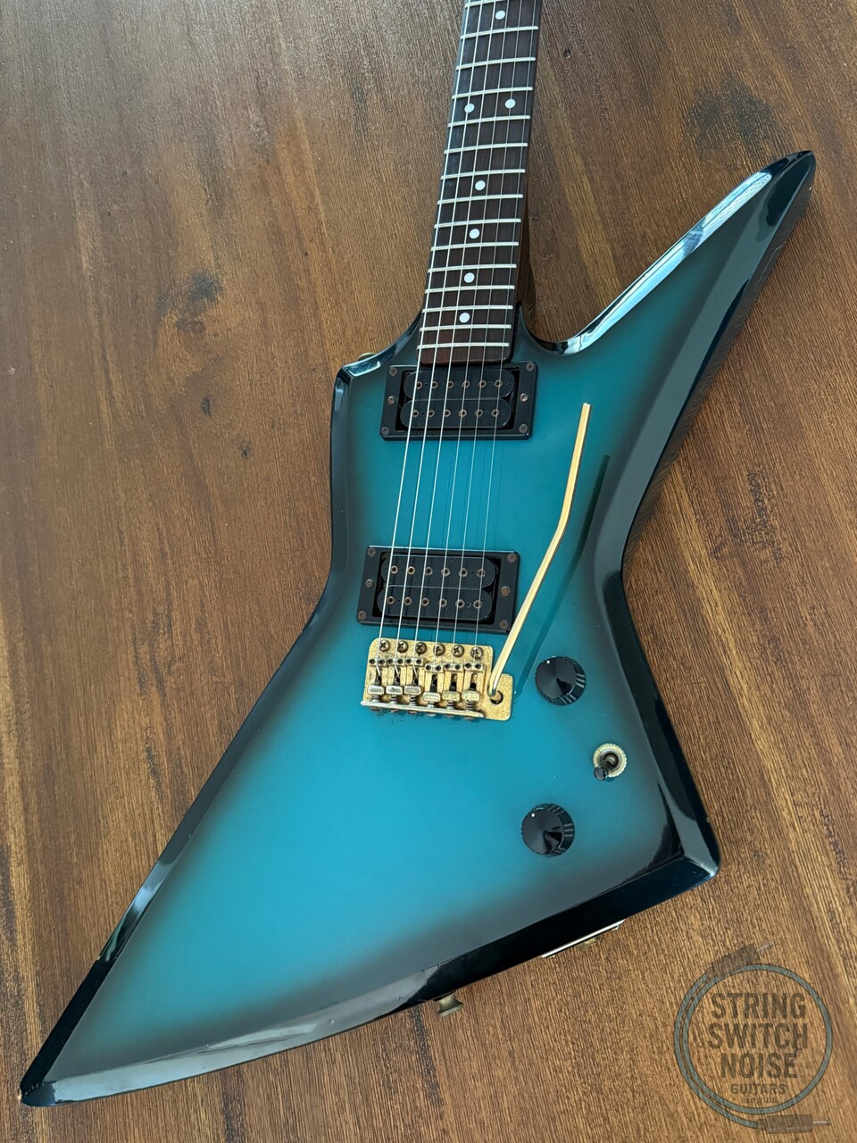 Aria Pro II, Explorer Guitar, ZZ Deluxe, Blue Black Burst