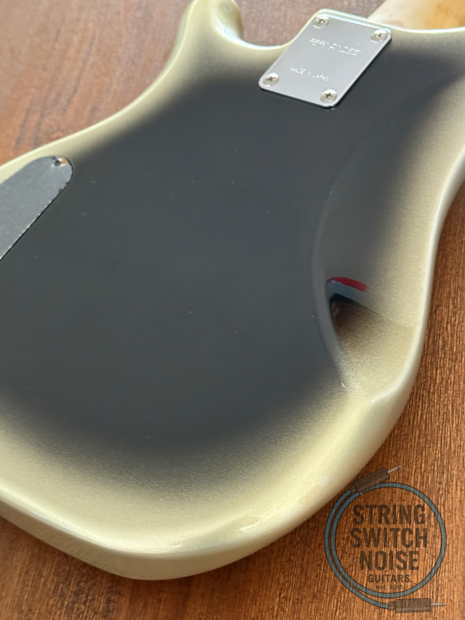 Fernandes Revolver Bass	FRB-50, Silver Burst, MIJ, 1990s