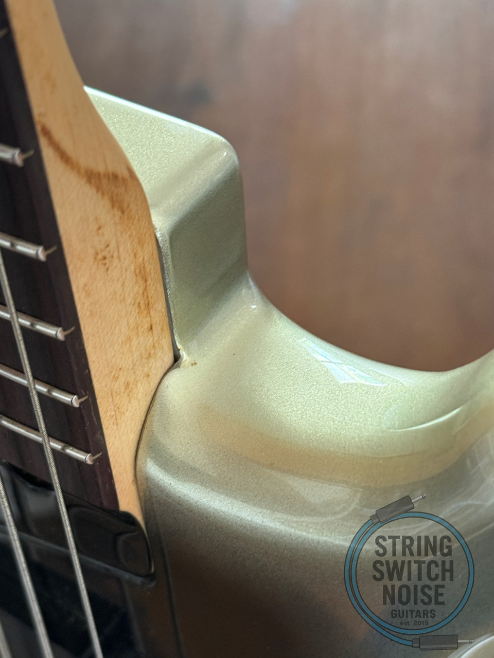 Fernandes Revolver Bass	FRB-50, Silver Burst, MIJ, 1990s