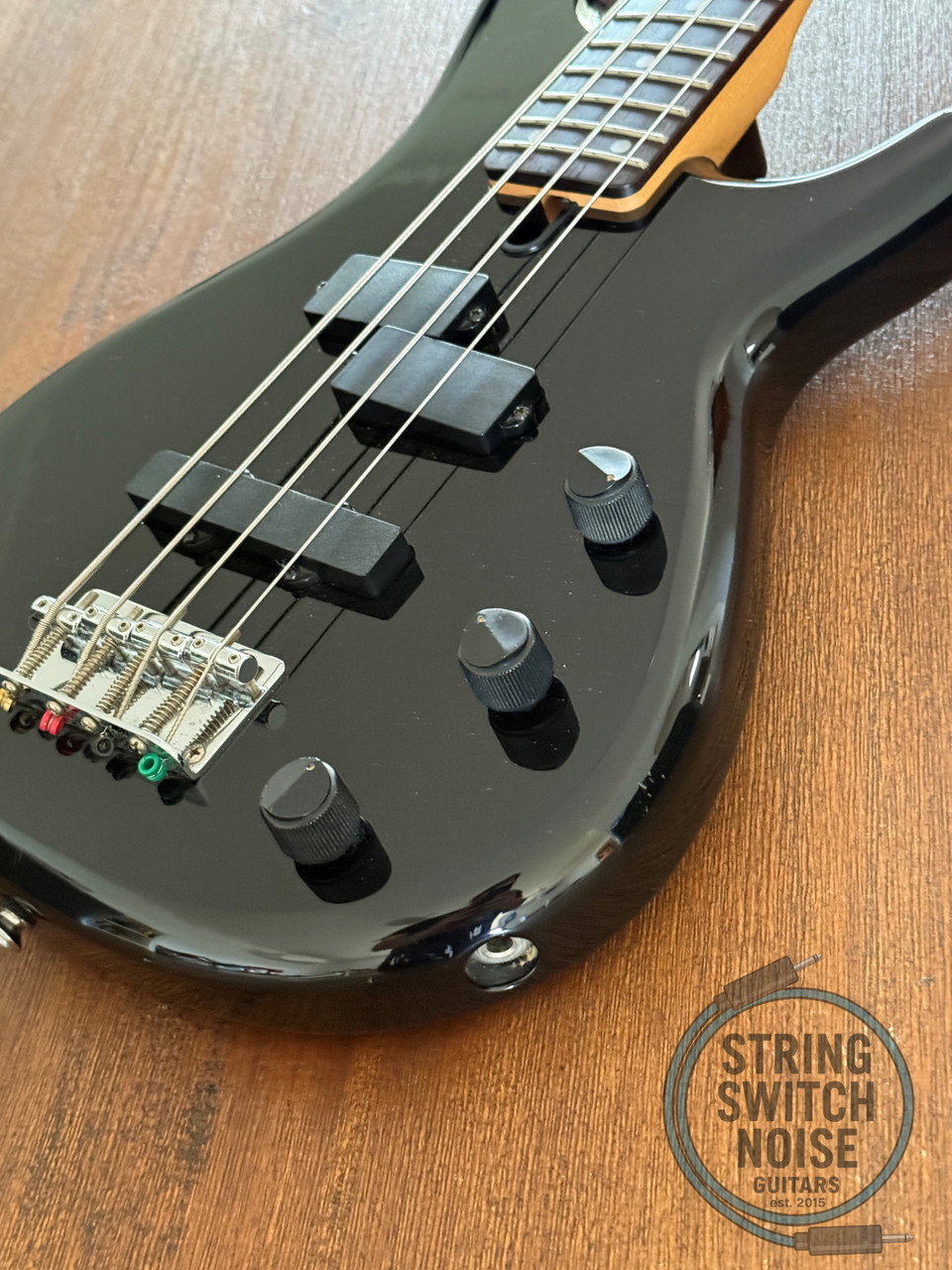 Yamaha Motion B Bass, 2007, MB 40, Black, 32” Medium Scale Yamaha Motion B Bass, 2007, MB 40, Black, 32” Medium Scale