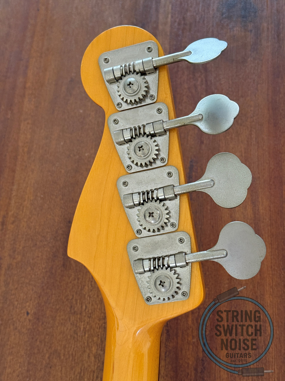 Fender Precision Bass, ‘70, Aged Olympic White, 1999, USA Pickup Fender Precision Bass, ‘70, Aged Olympic White, 1999, USA Pickup