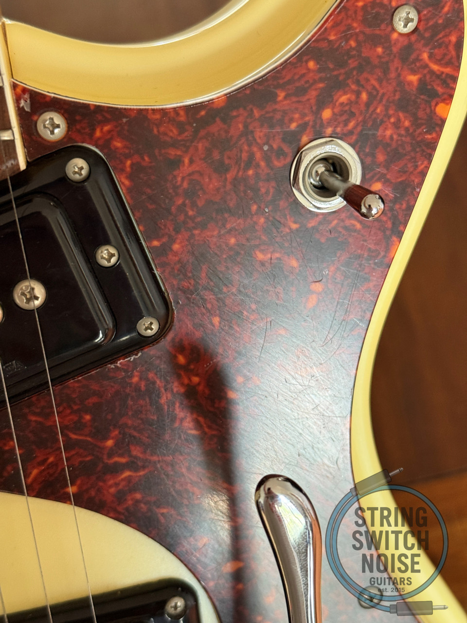 Mosrite of California Guitar, Excellent '65, Pearl White, 2001, OHSC