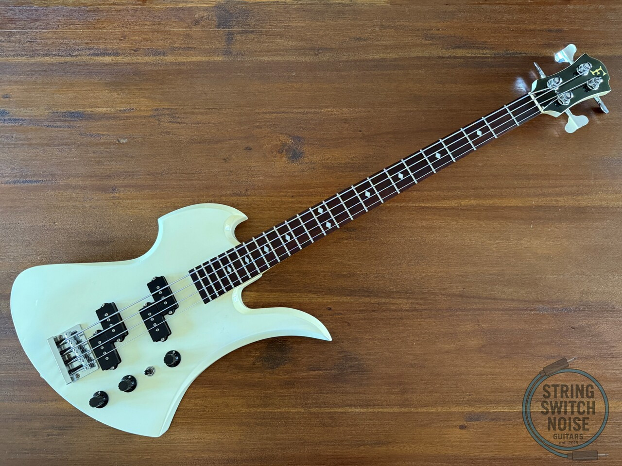 Fernandes Mockingbird Bass, MB-65, Snow White (aged), MIJ, 1992