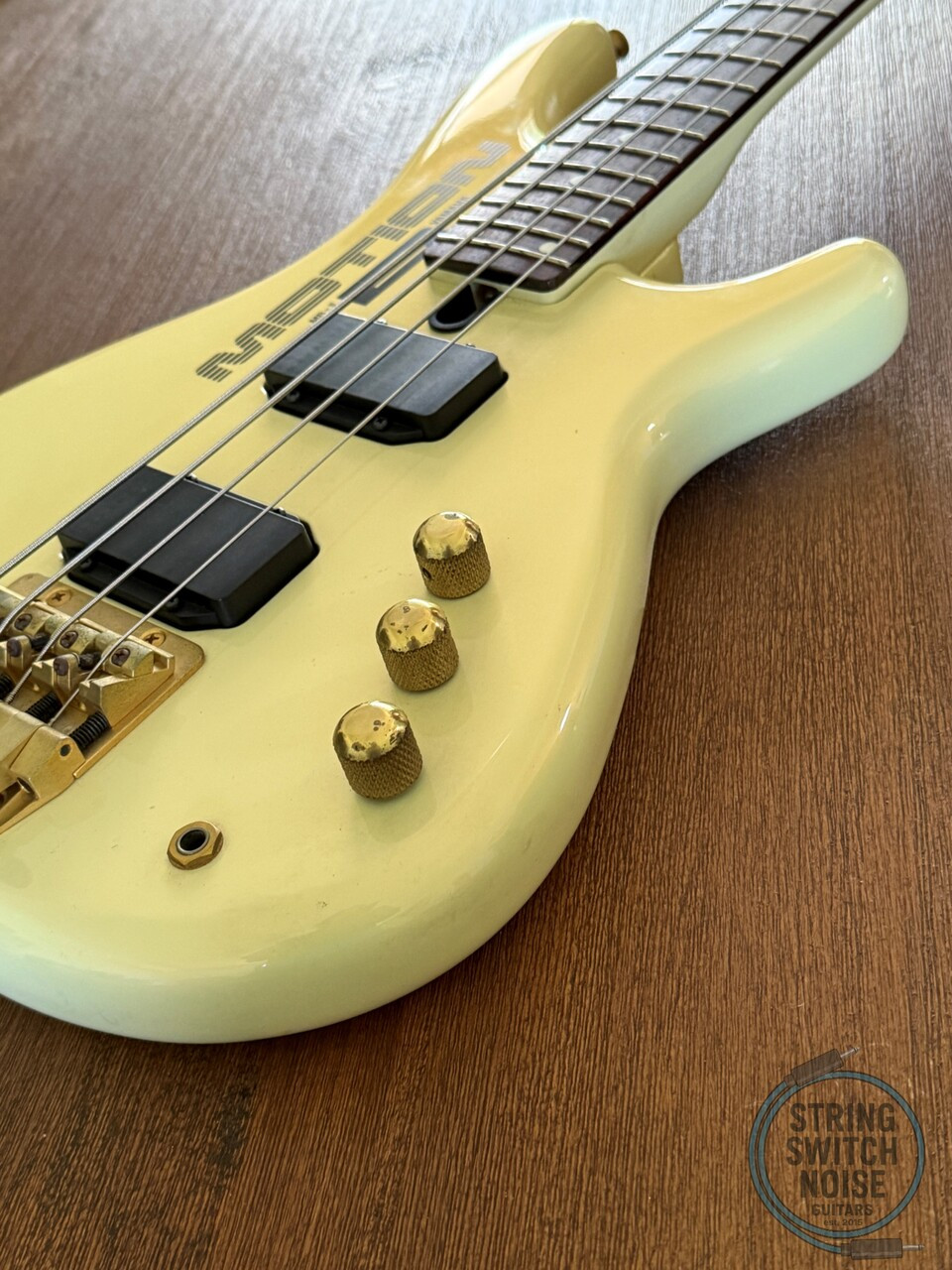 Yamaha Motion B Bass, MB II, Pearl White, 1986, Medium Scale