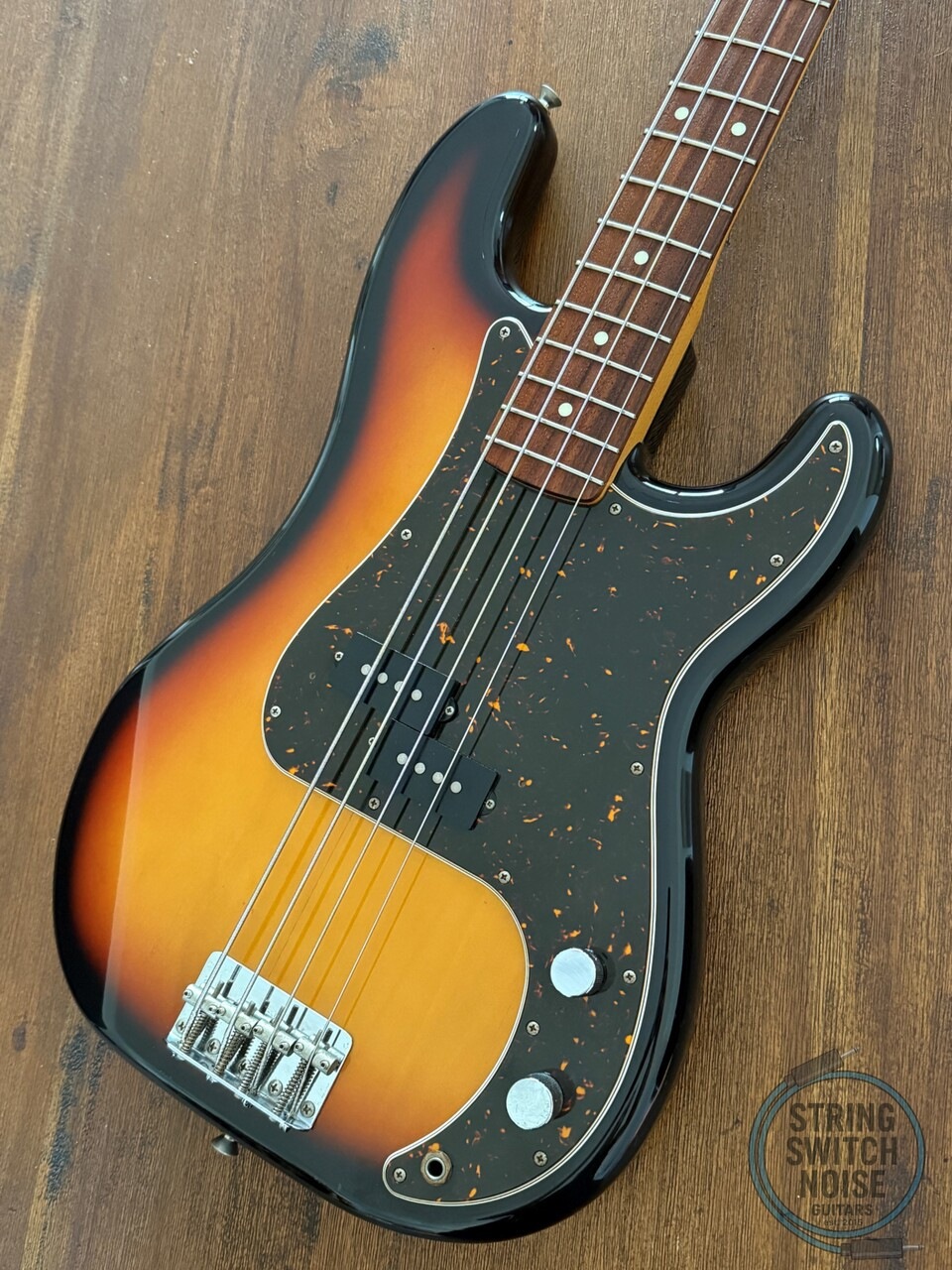 Fender Precision Bass, Three Tone Sunburst, MIJ, 2002