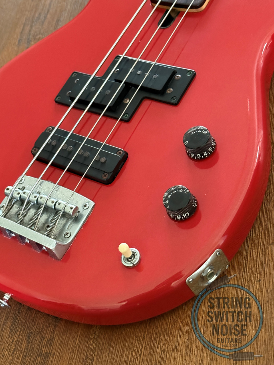 Yamaha Broad Bass VII, PJ, Metallic Red, MIJ 1982, OHSC and Papers