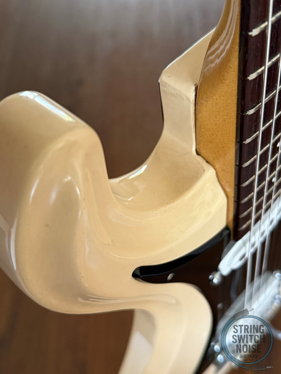 Guyatone LG-150T Guitar, “Mosrite” Offset, White, 1968 Vintage, RARE