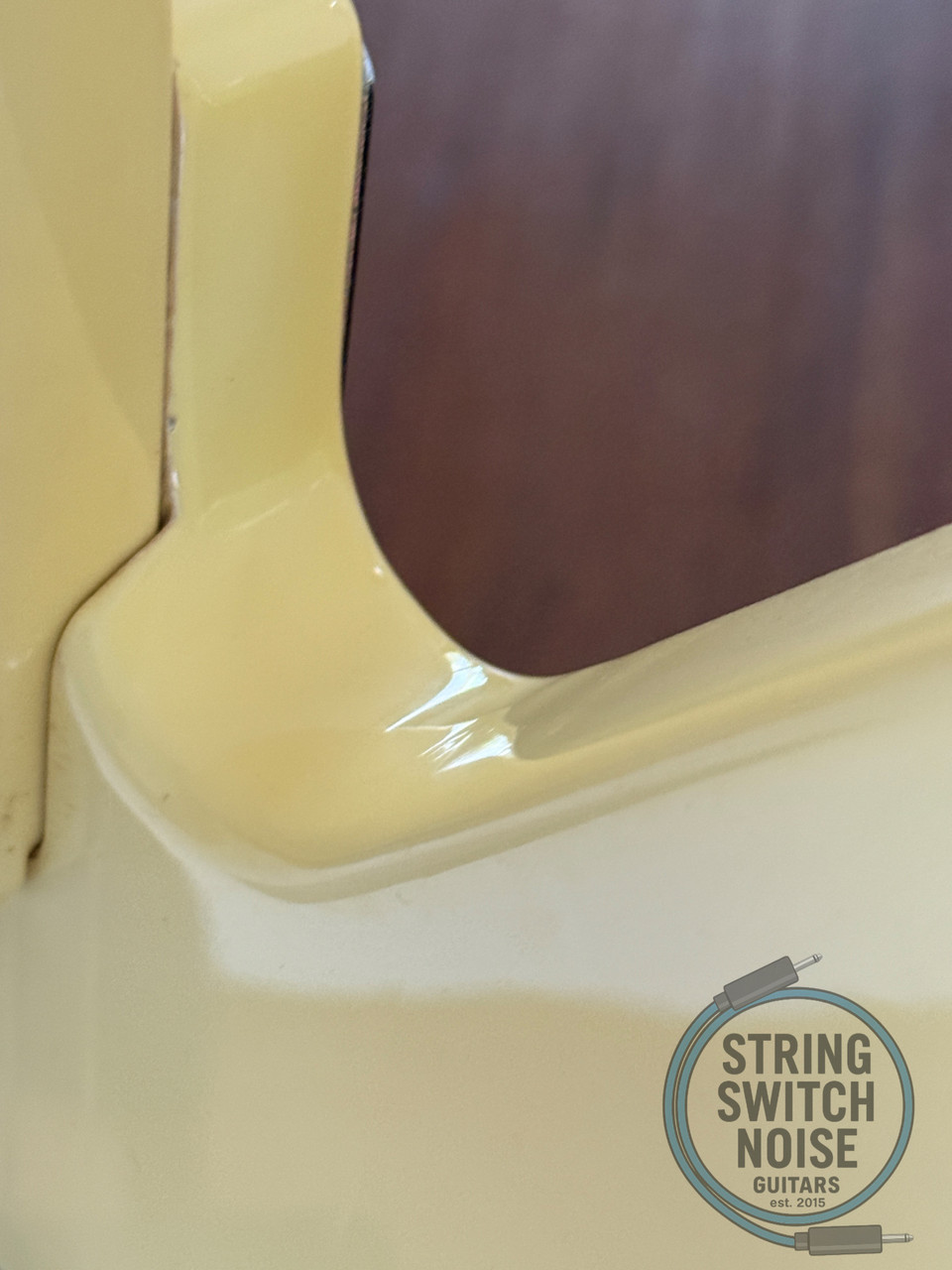 Fernandes, Explorer Bass, White, MIJ 1985, Model BXB-55