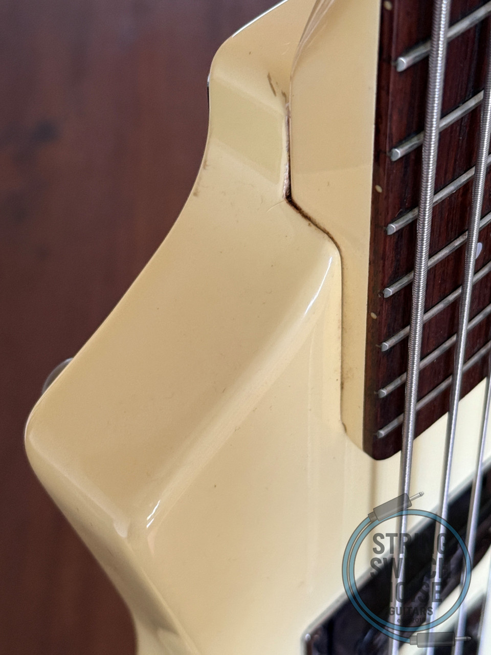 Fernandes, Explorer Bass, White, MIJ 1985, Model BXB-55