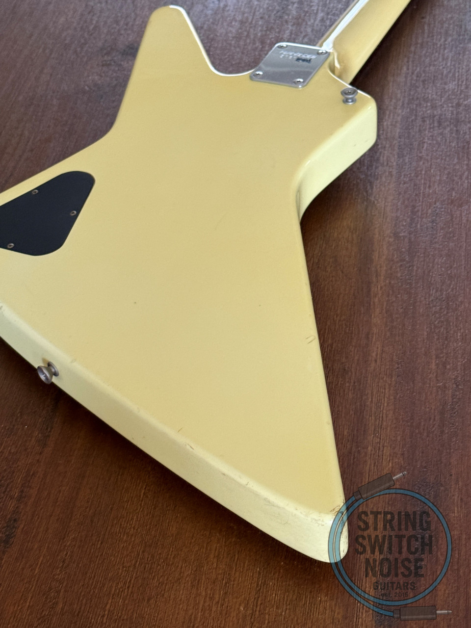 Fernandes, Explorer Bass, White, MIJ 1985, Model BXB-55