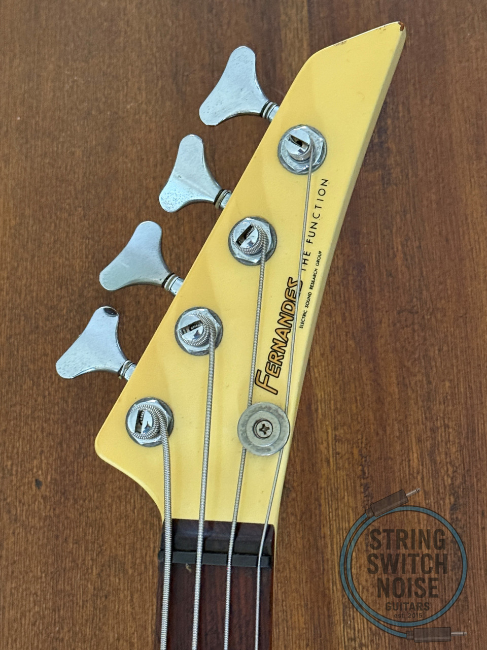 Fernandes, Explorer Bass, White, MIJ 1985, Model BXB-55