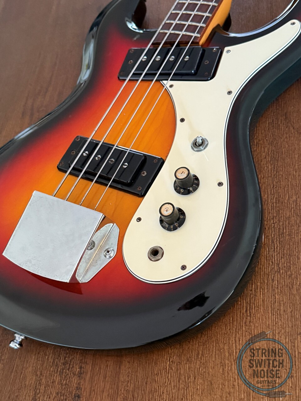 Aria Mosrite Bass Guitar, Sunburst, MIJ, 1968, Model 1720