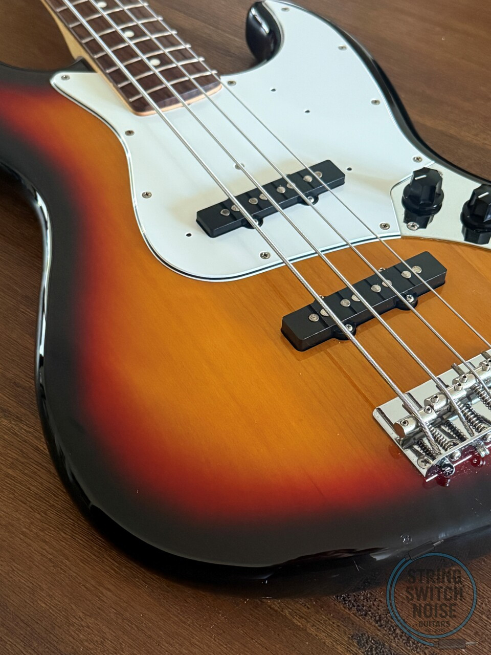 Fender Jazz Bass, Sunburst, Alder, 2007, Made In Japan