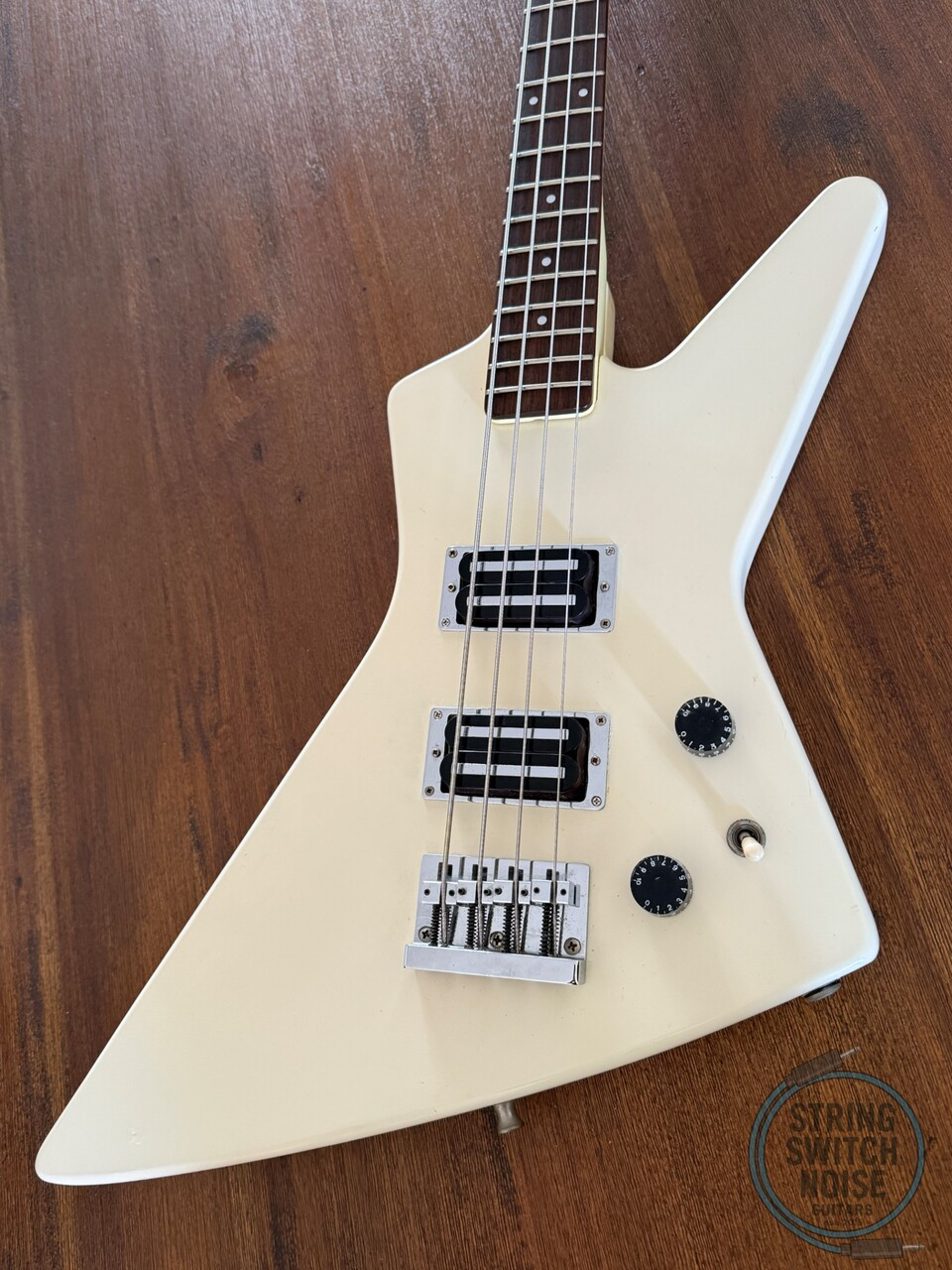 Fernandes, Explorer Bass, White, MIJ 1986, Model BXB-55