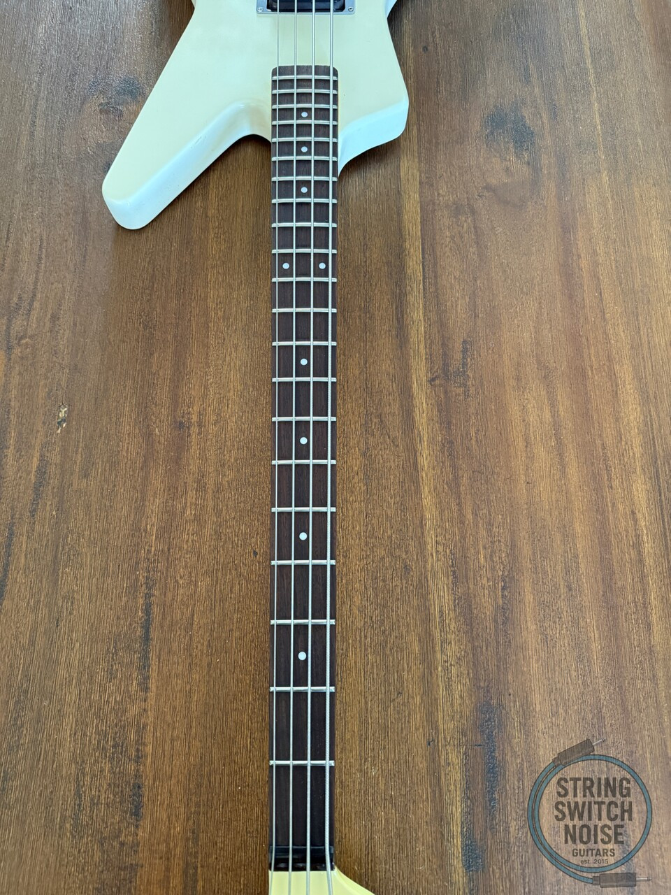Fernandes, Explorer Bass, White, MIJ 1986, Model BXB-55