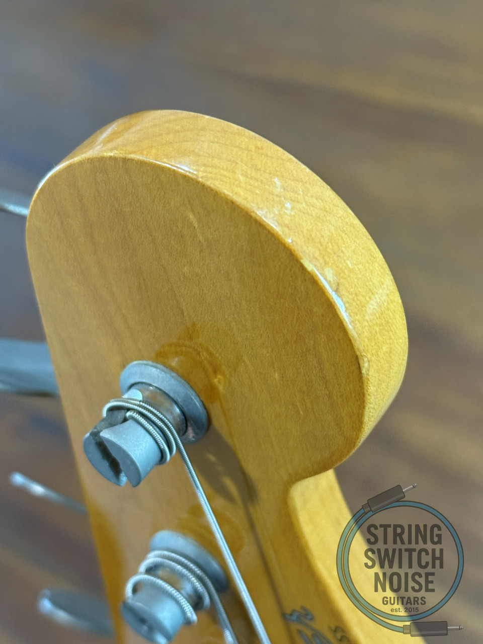 Fender Precision Bass, '62, 3 Tone Sunburst, 1997, Red Tort Guard