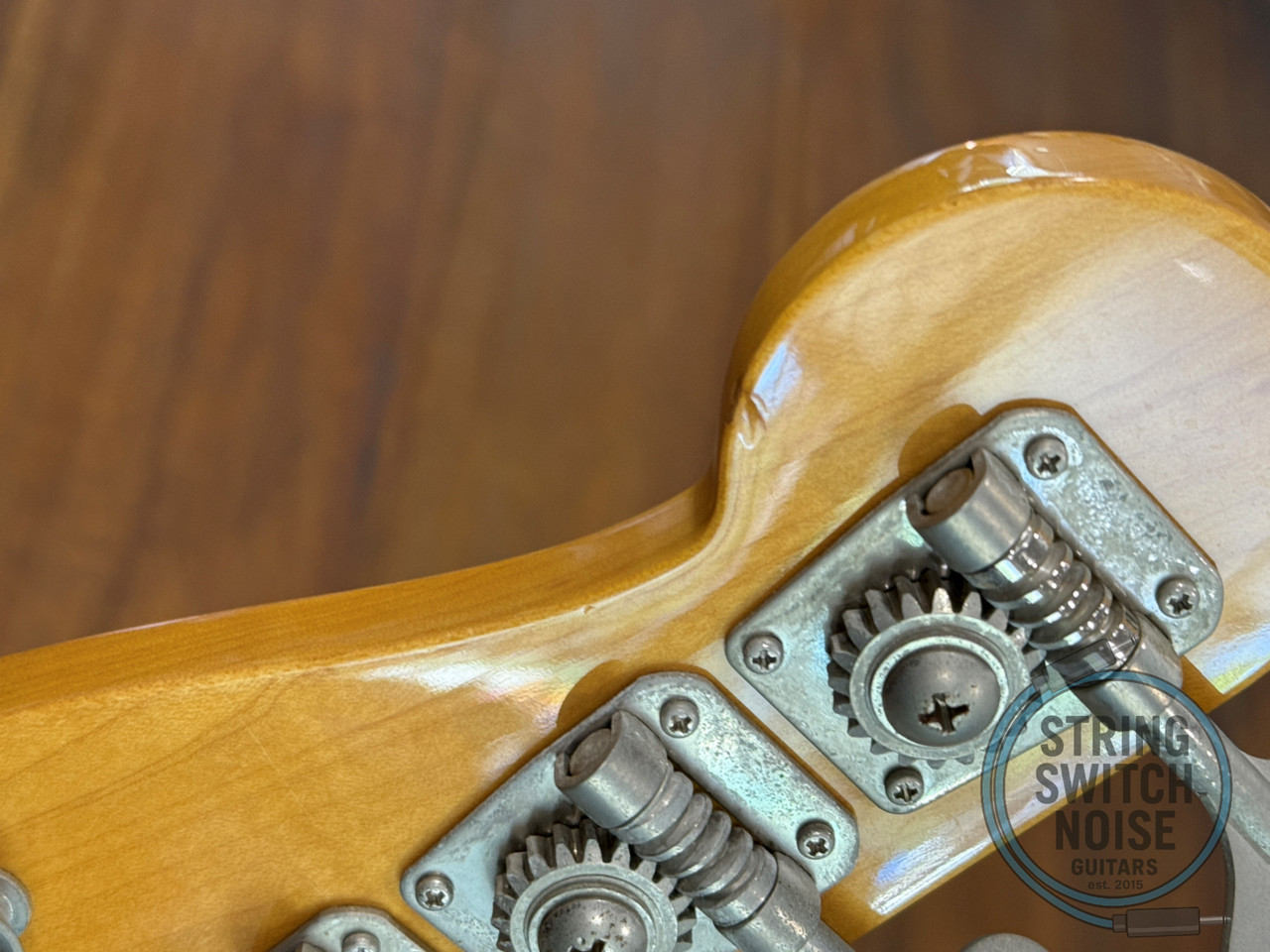 Fender Precision Bass, '62, 3 Tone Sunburst, 1997, Red Tort Guard