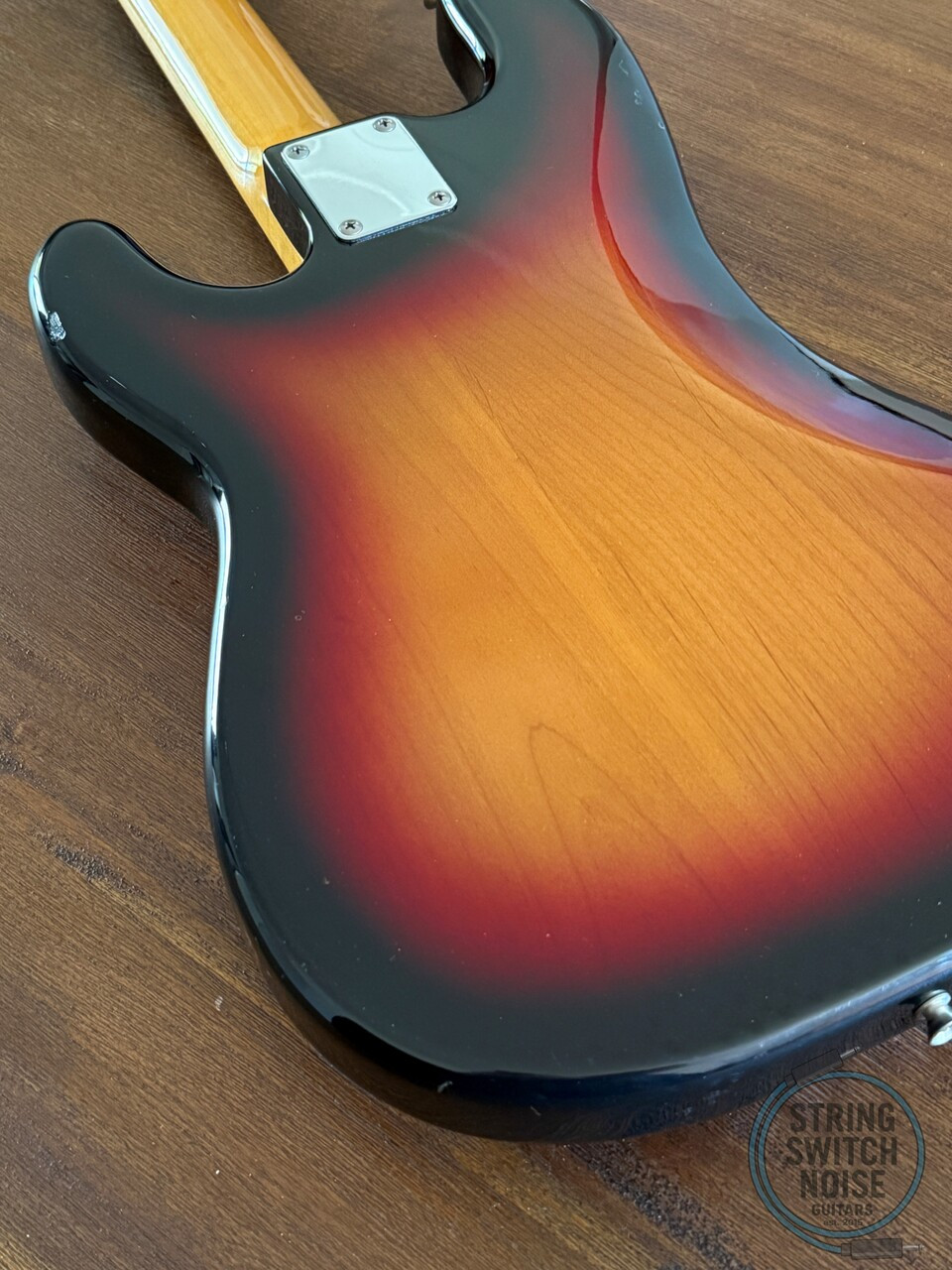 Fender Precision Bass, '62, 3 Tone Sunburst, 1997, Red Tort Guard