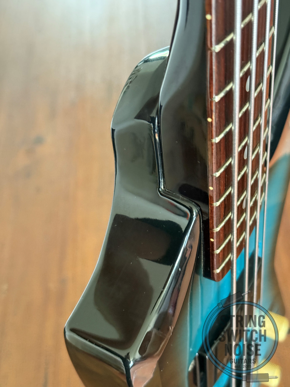 Aria Pro II, Explorer Bass, ZZB Deluxe, MIJ 1983, Blue Black Burst