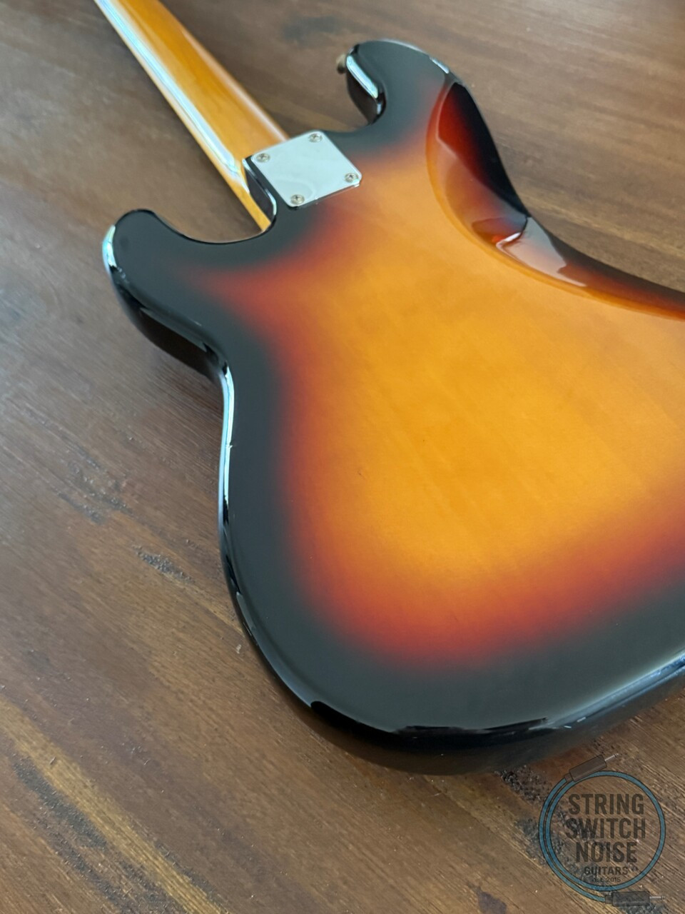 Fender Precision Bass, '62, 3 Tone Sunburst, 1994, Red Tort Guard