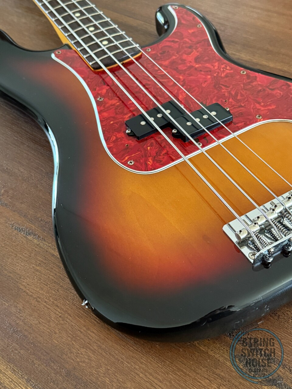 Fender Precision Bass, '62, 3 Tone Sunburst, 1994, Red Tort Guard