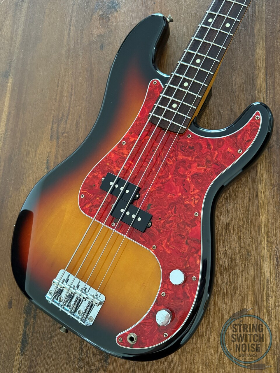 Fender Precision Bass, '62, 3 Tone Sunburst, 1994, Red Tort Guard