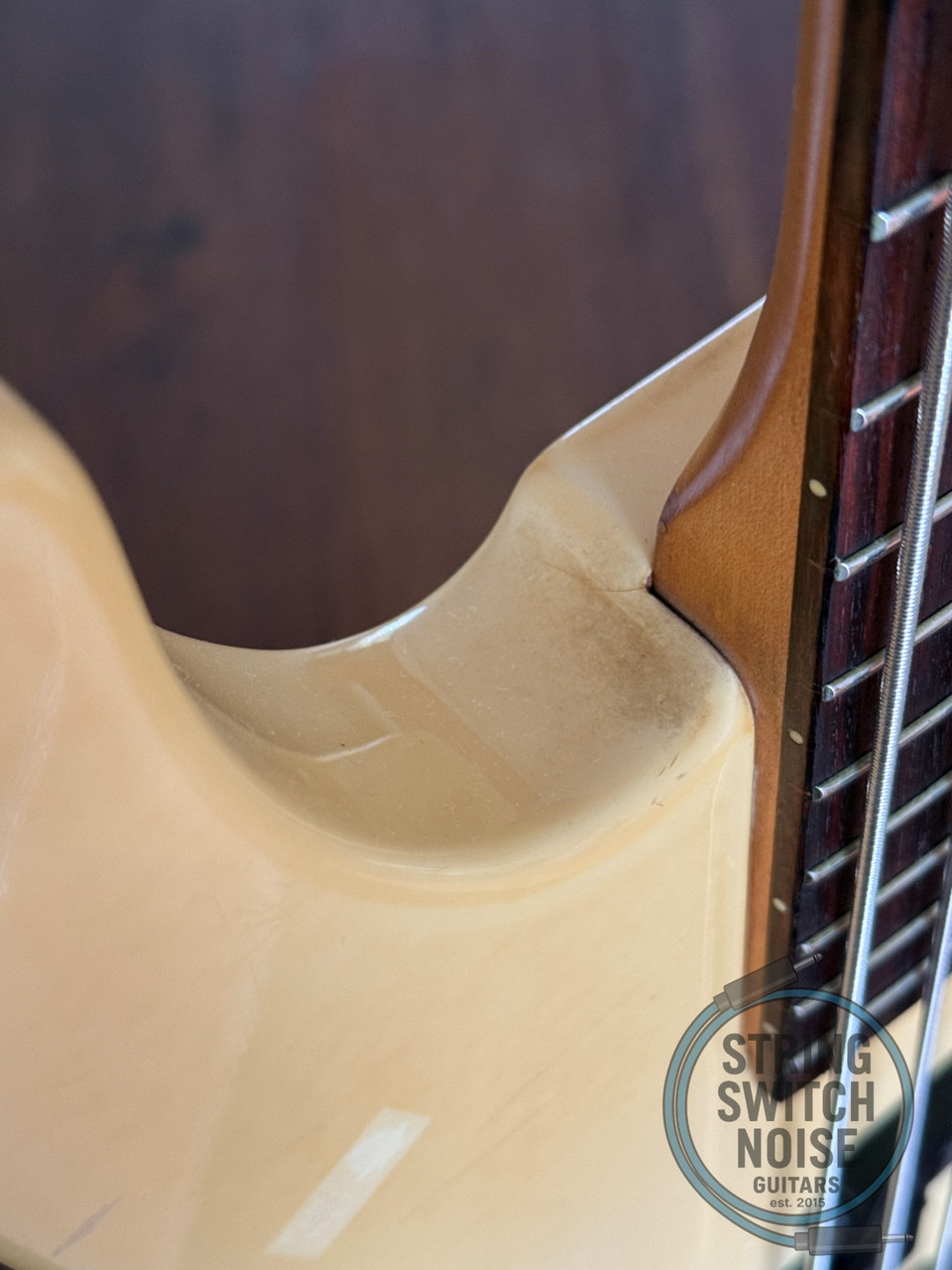 Fernandes Bass, Limited Edition, PJ, Aged White, MIJ 1989, 32” Medium Scale
