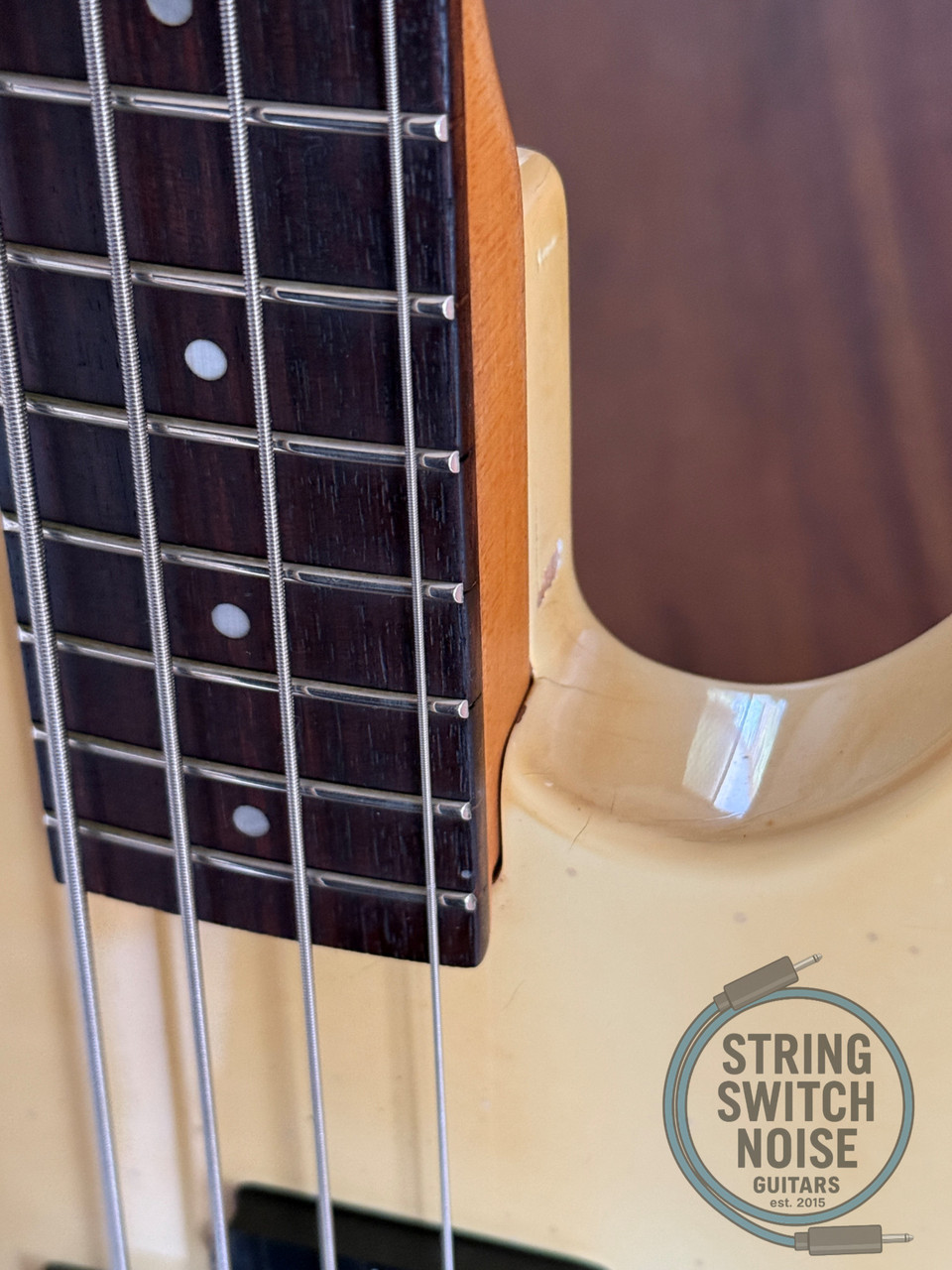 Fernandes Bass, Limited Edition, PJ, Aged White, MIJ 1989, 32” Medium Scale