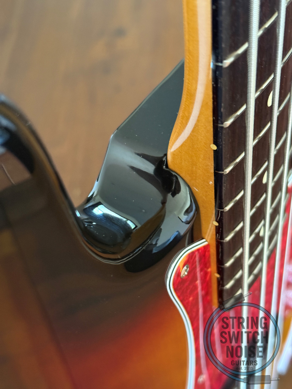 Fender Precision Bass, '62, 3 Tone Sunburst, 1997-00, Red Tort Guard
