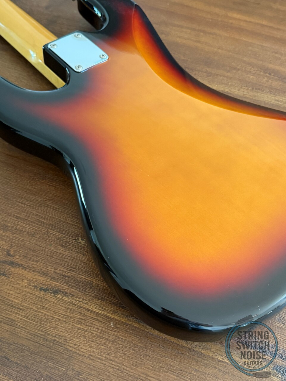 Fender Precision Bass, '62, 3 Tone Sunburst, 1997-00, Red Tort Guard