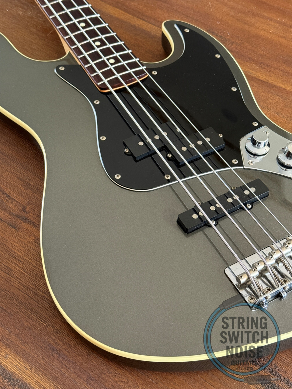 Fender Jazz Bass, Aerodyne, Dolphin Grey, MIJ 2002