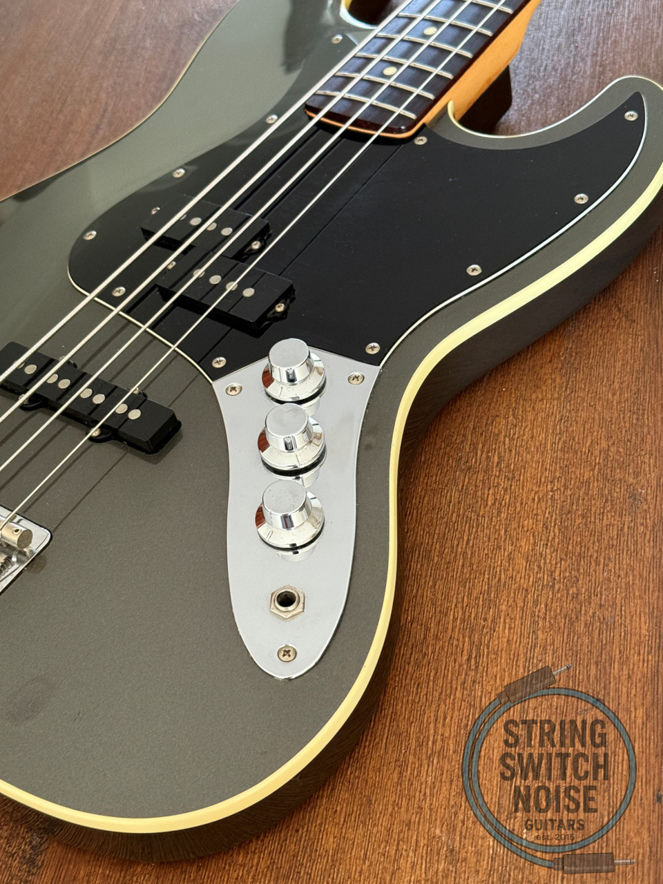 Fender Jazz Bass, Aerodyne, Dolphin Grey, MIJ 2002