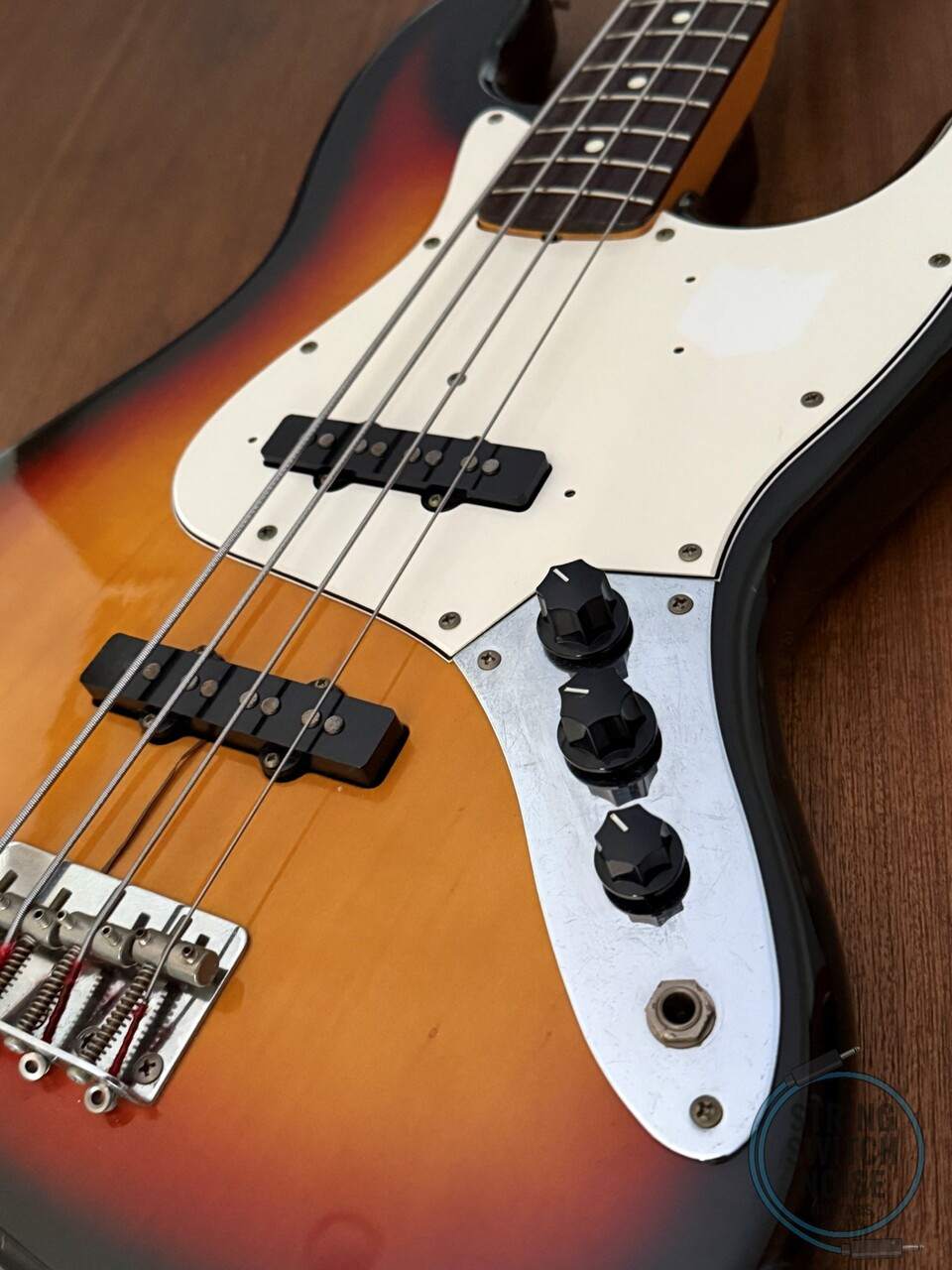 Fender Jazz Bass, ‘62, Three Tone Sunburst, 1989, MIJ
